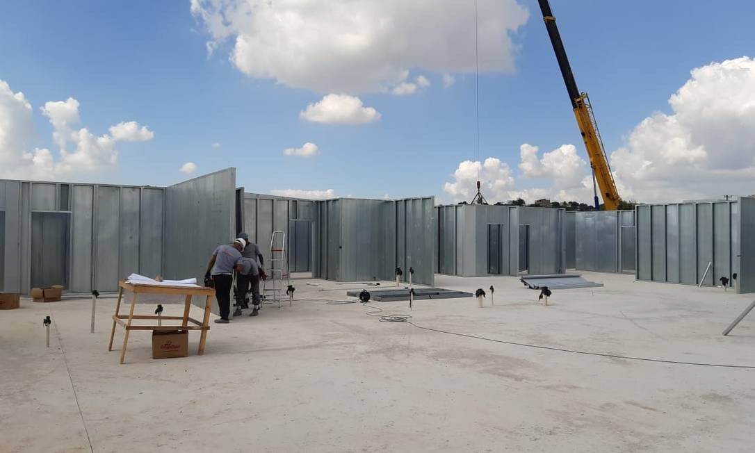 instalação de um hospital de campanha no município de Nova Iguaçu